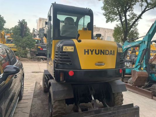 Used R60W-7 Mini Hyundai Wheeled Excavator Stable And High Efficiency