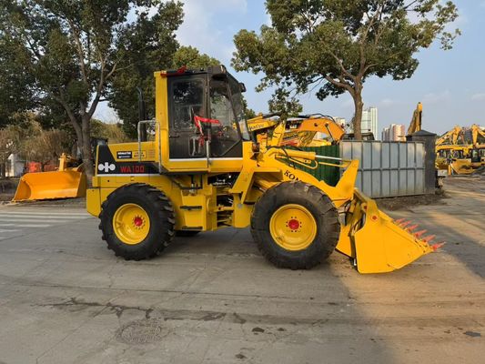 Original Japan Used Komatsu WA100-1 Wheel Loaders Working In Garden