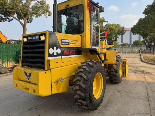 Original Japan Used Komatsu WA100-1 Wheel Loaders Working In Garden
