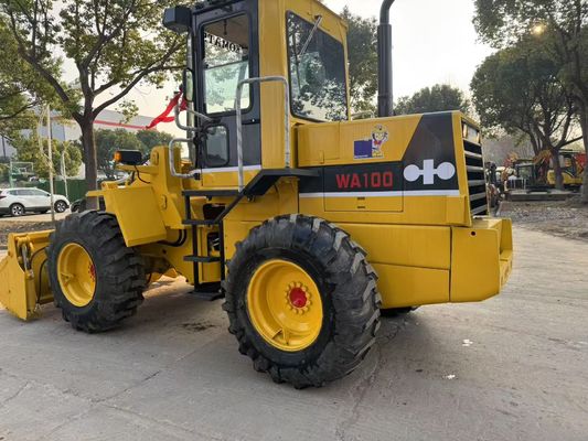 Original Japan Used Komatsu WA100-1 Wheel Loaders Working In Garden