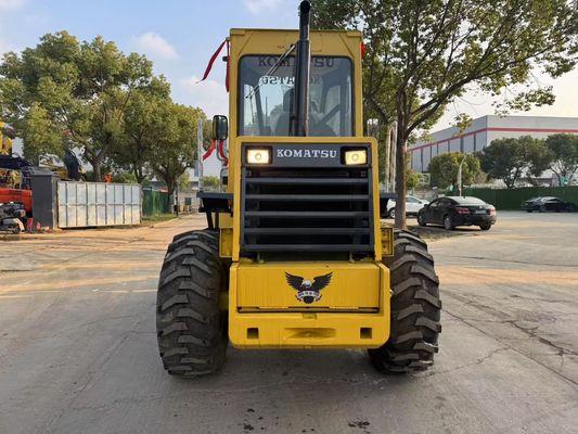 Original Japan Used Komatsu WA100-1 Wheel Loaders Working In Garden