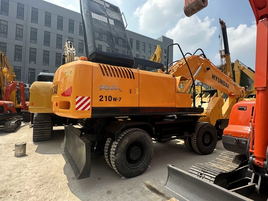 Original Korean Hyundai R210W-7 Wheel Excavator In Excellent Condition