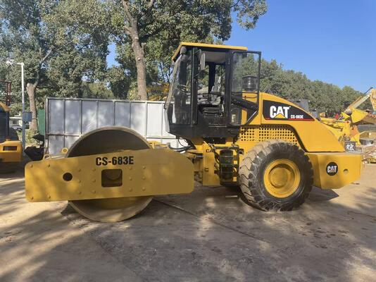 Original Japan Used Caterpillar CS-683E Single Drum Road Roller In Excellent Condition