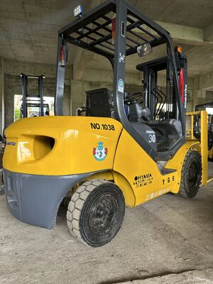 Original Japan Used 3 Tons Komatsu Forklift With 3 Stages 4.5 Meters Lift Height